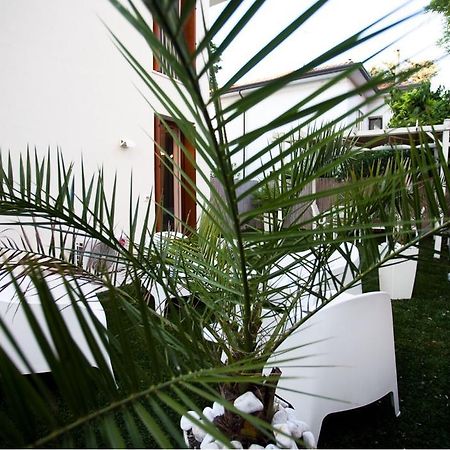 Apartamento Casa Mia Desenzano del Garda Exterior foto