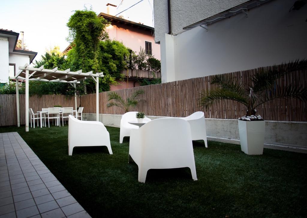 Apartamento Casa Mia Desenzano del Garda Exterior foto