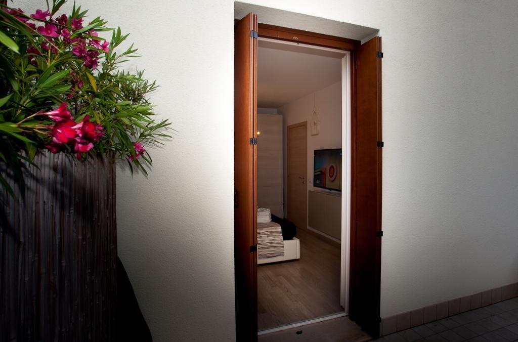 Apartamento Casa Mia Desenzano del Garda Exterior foto
